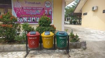 Apa Sih Arti 3 Warna Tong Sampah: Merah, Kuning, dan Hijau?